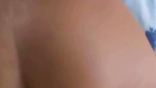 明星颜值19岁无敌清纯美妞清纯长相，，爆乳D罩杯，一线天粉穴，太完美了，手指揉搓磨蹭洞，流出白浆水很多
